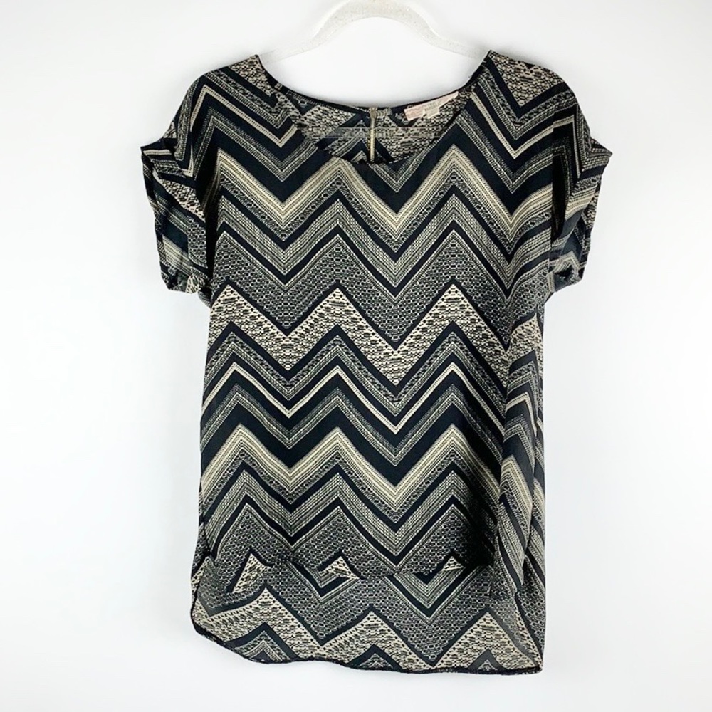 PINK REPUBLIC | Zig-Zag Chevron Print Loose Blouse